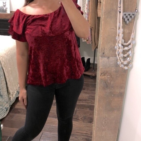 Knox Rose medium cranberry velvet ruffle top - Picture 1 of 4